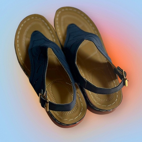 Low Wedge Thong Navy Sandal Sz 39/8.5 - Picture 3 of 13